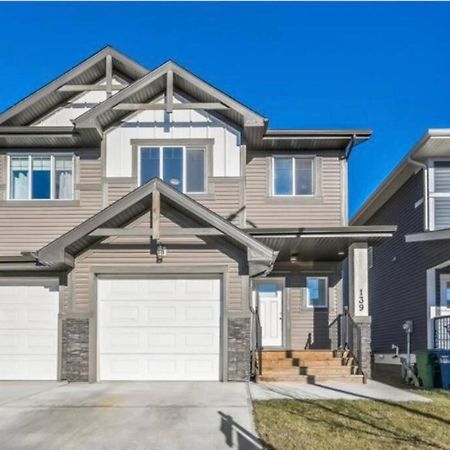 Beautiful And Spacious 1 Room In A Very Quiet Area Airdrie Esterno foto